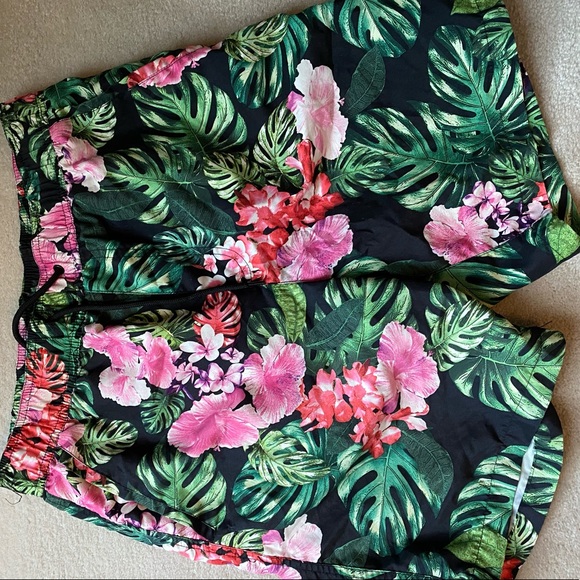 Forever 21 men’s new without tag swim trunks small - Picture 2 of 2